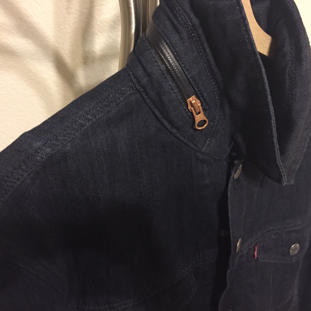 Levi's commuter trucker jacket with zip hood